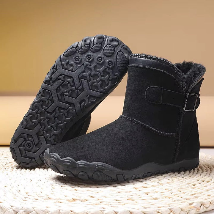 Ankle Boots Women Choose for Winter Comfort in Midnight Black