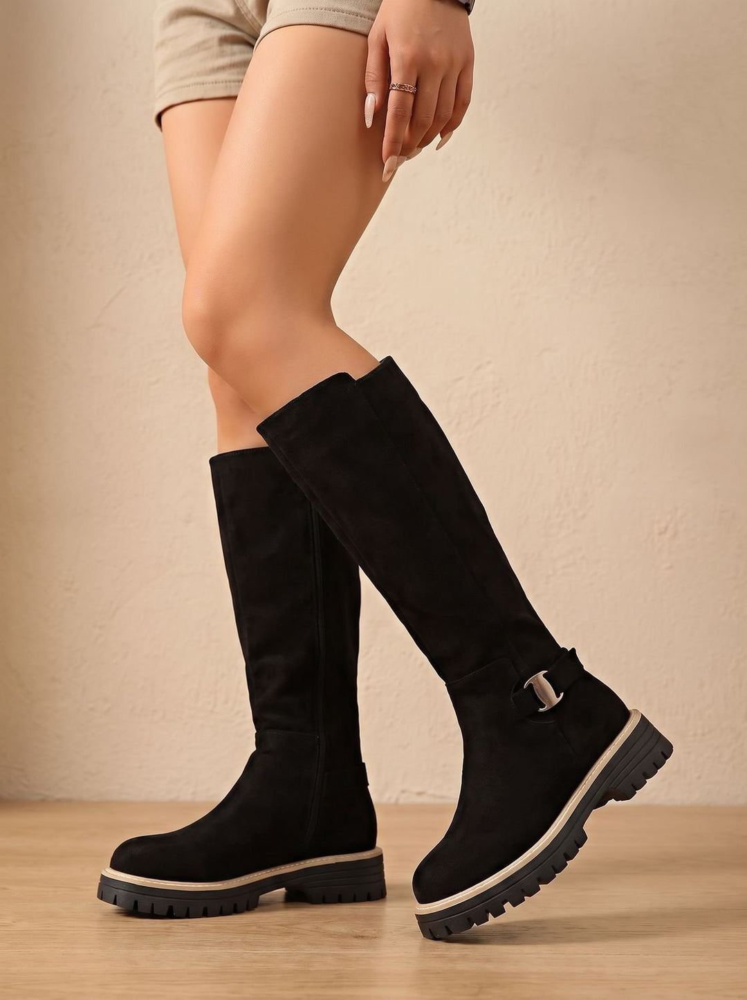 Black Knee High Boots for Casual Professional Wear (2)