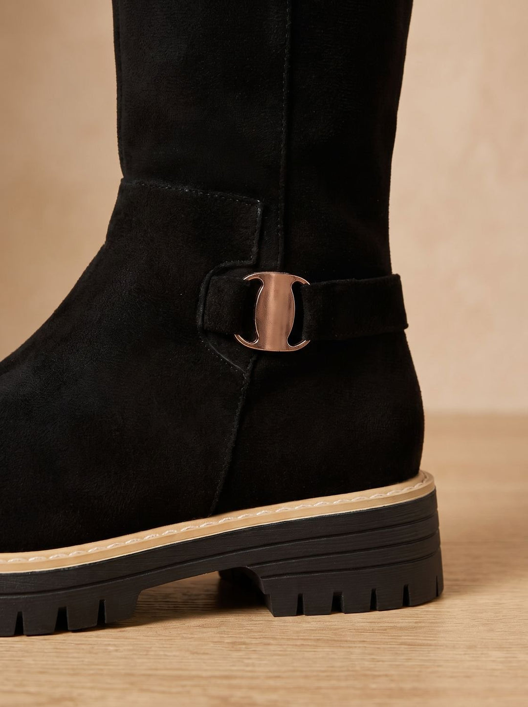 Black Knee High Boots for Casual Professional Wear (8)