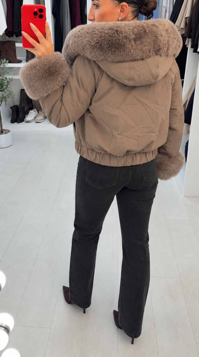 Fitted Women's Winter Trench Coat with Faux Fur (2)