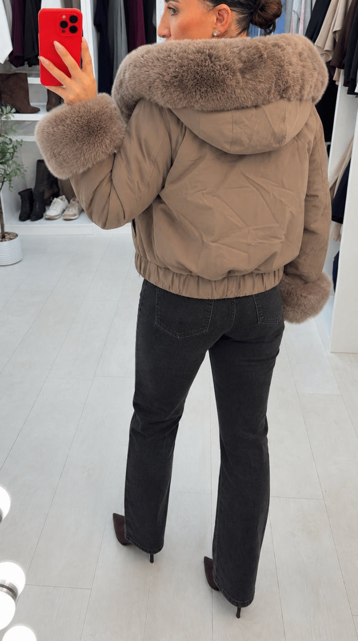 Fitted Women's Winter Trench Coat with Faux Fur (2)
