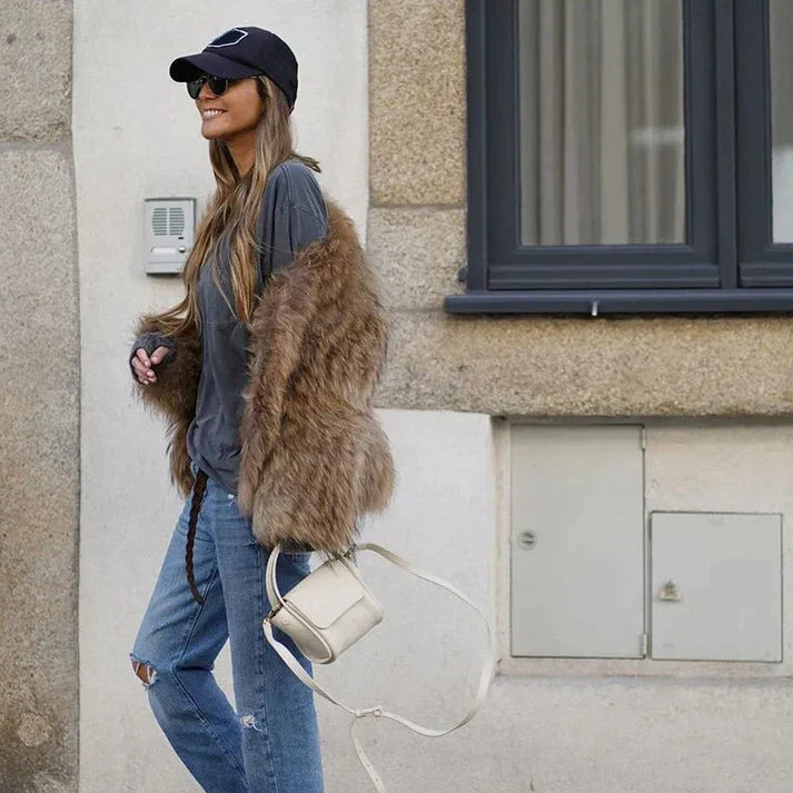 Oversized Faux Fur Women's Coat (3)