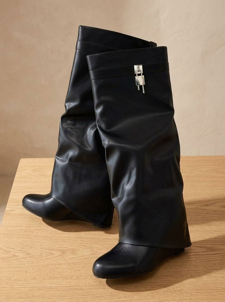 Women's Black Knee High Boots in Faux Leather (3)