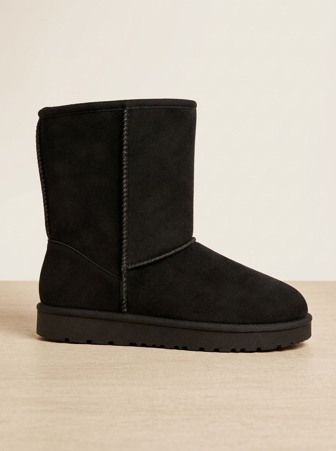 Women's Black Sherpa-Lined Knee-High Boots for Winter in Black