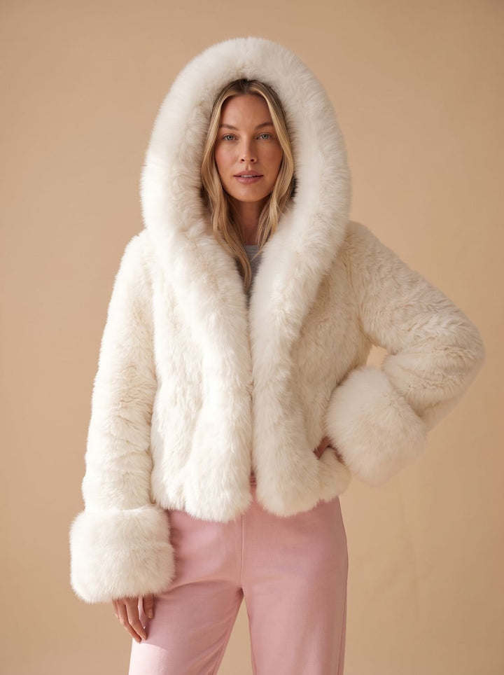 Women's Oversized Hooded Faux Fur Winter Coat (8)