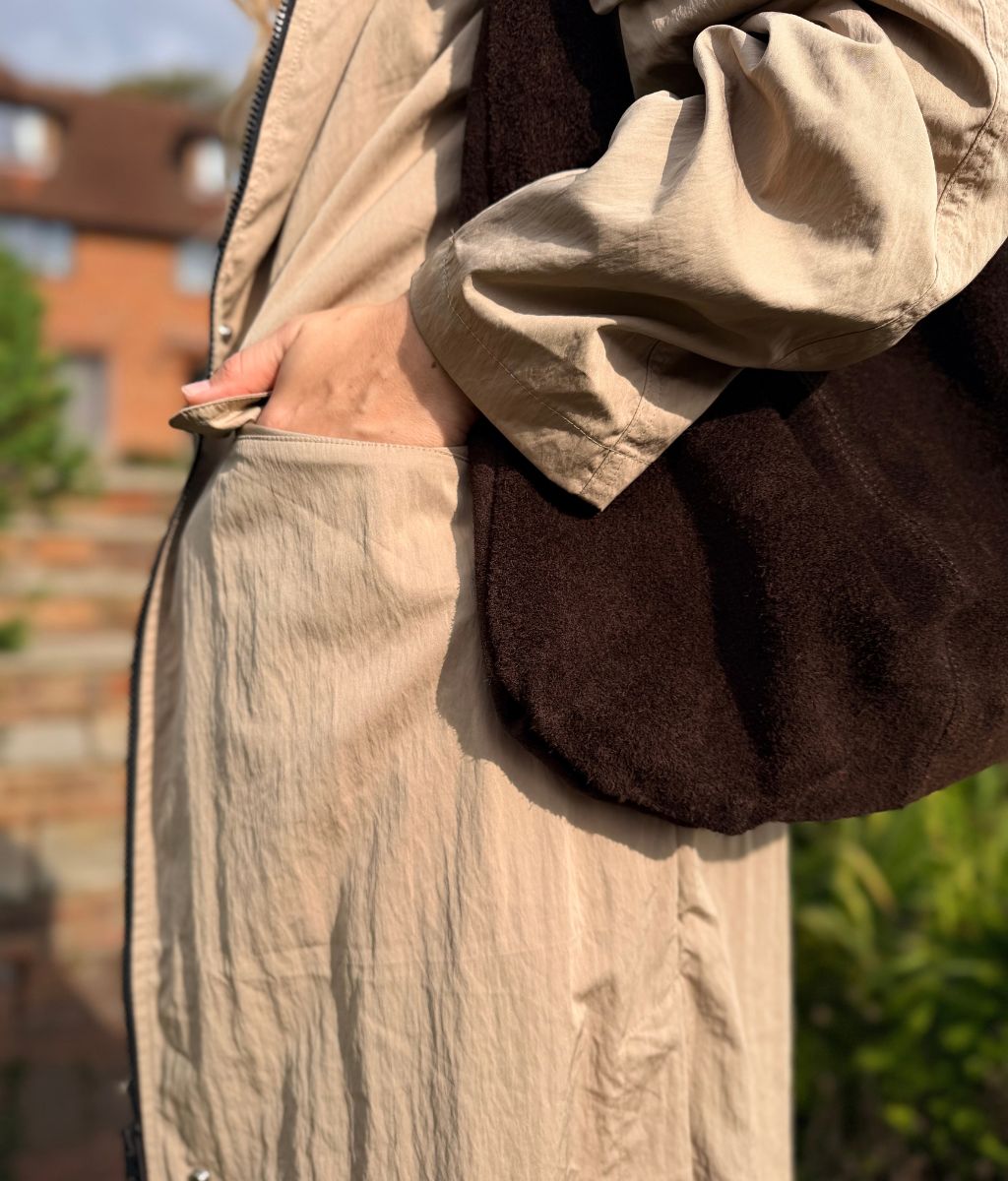 Women's Trench Coat in Beige for Windy Days in Beige 7